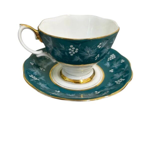 Vintage Royal Albert Chateau Series Nancy Tea Cup and Saucer - Picture 5 of 7